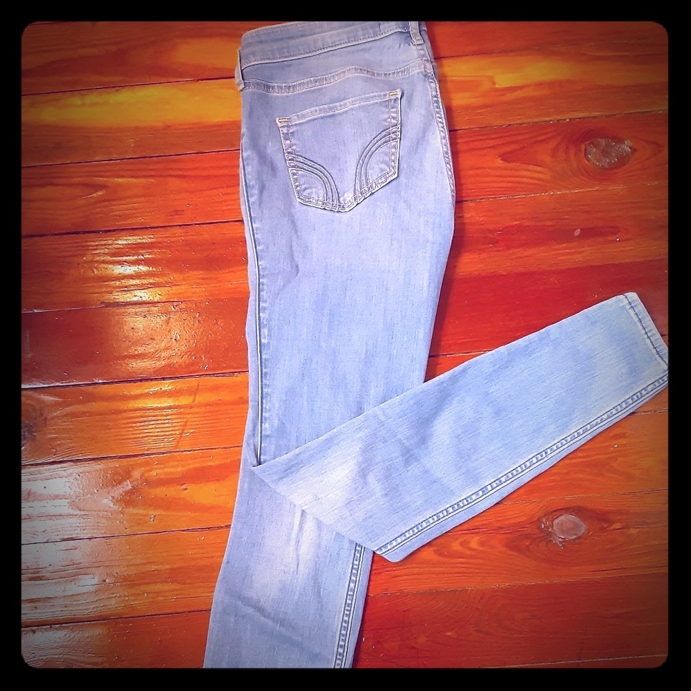 3/$25 Size 7 Hollister skinny jeggings
